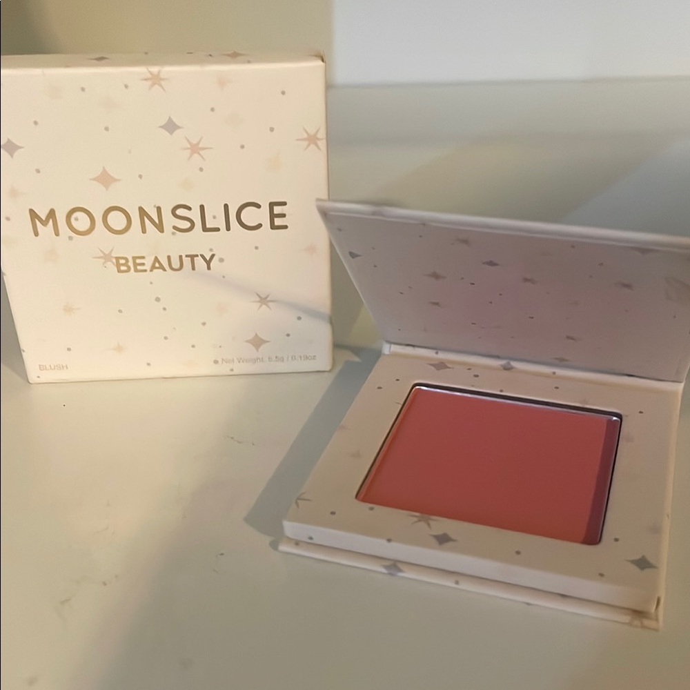 MOONSLICE BEAUTY Blush in shade Beautiful